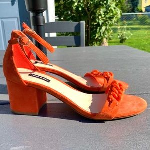 "Nine West" heeled orange suede slides, faux chain, 8.5, NEW
